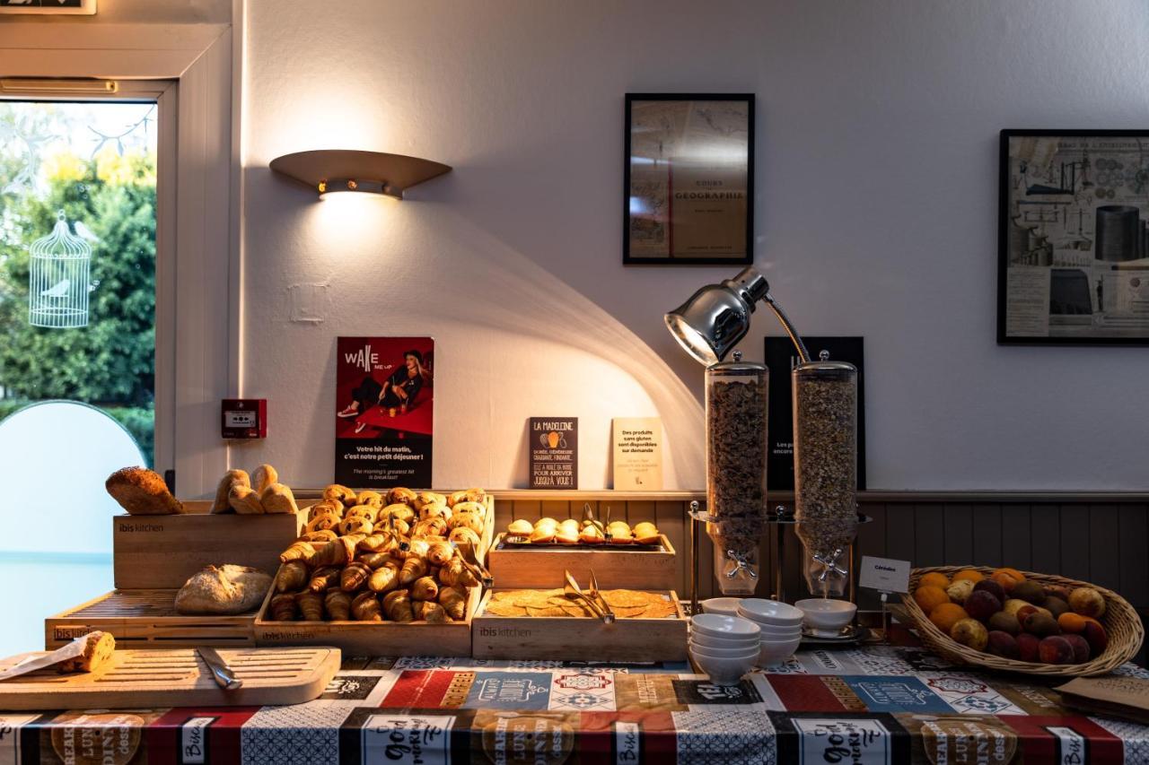 Hotel Ibis Autun Bagian luar foto