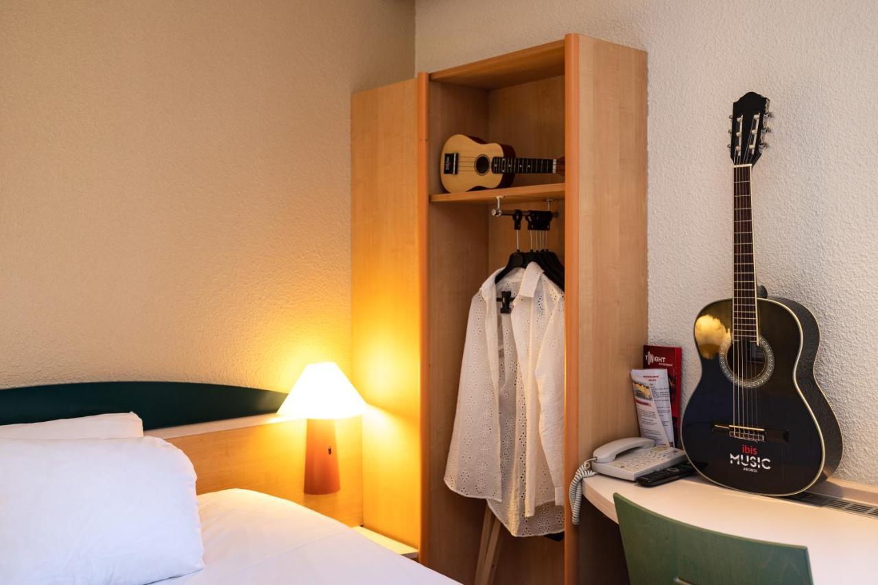 Hotel Ibis Autun Bagian luar foto