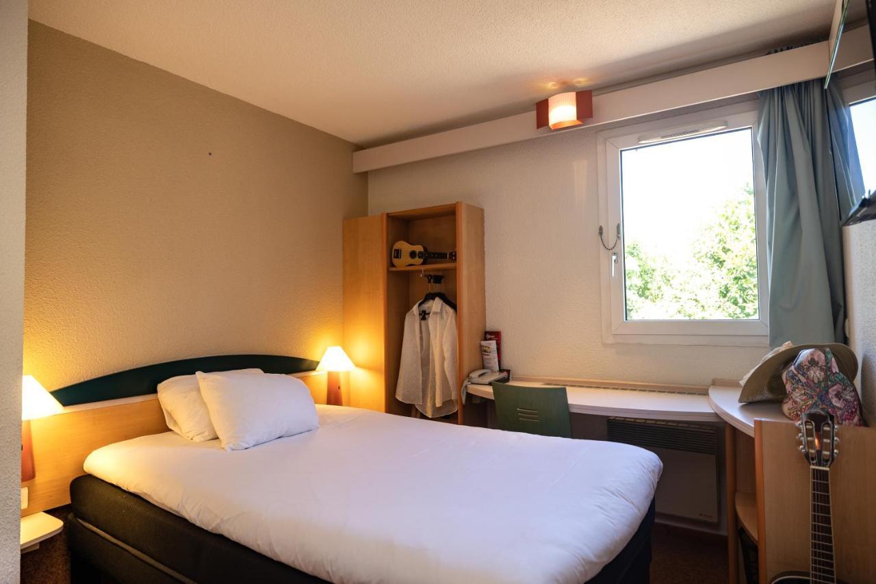 Hotel Ibis Autun Bagian luar foto