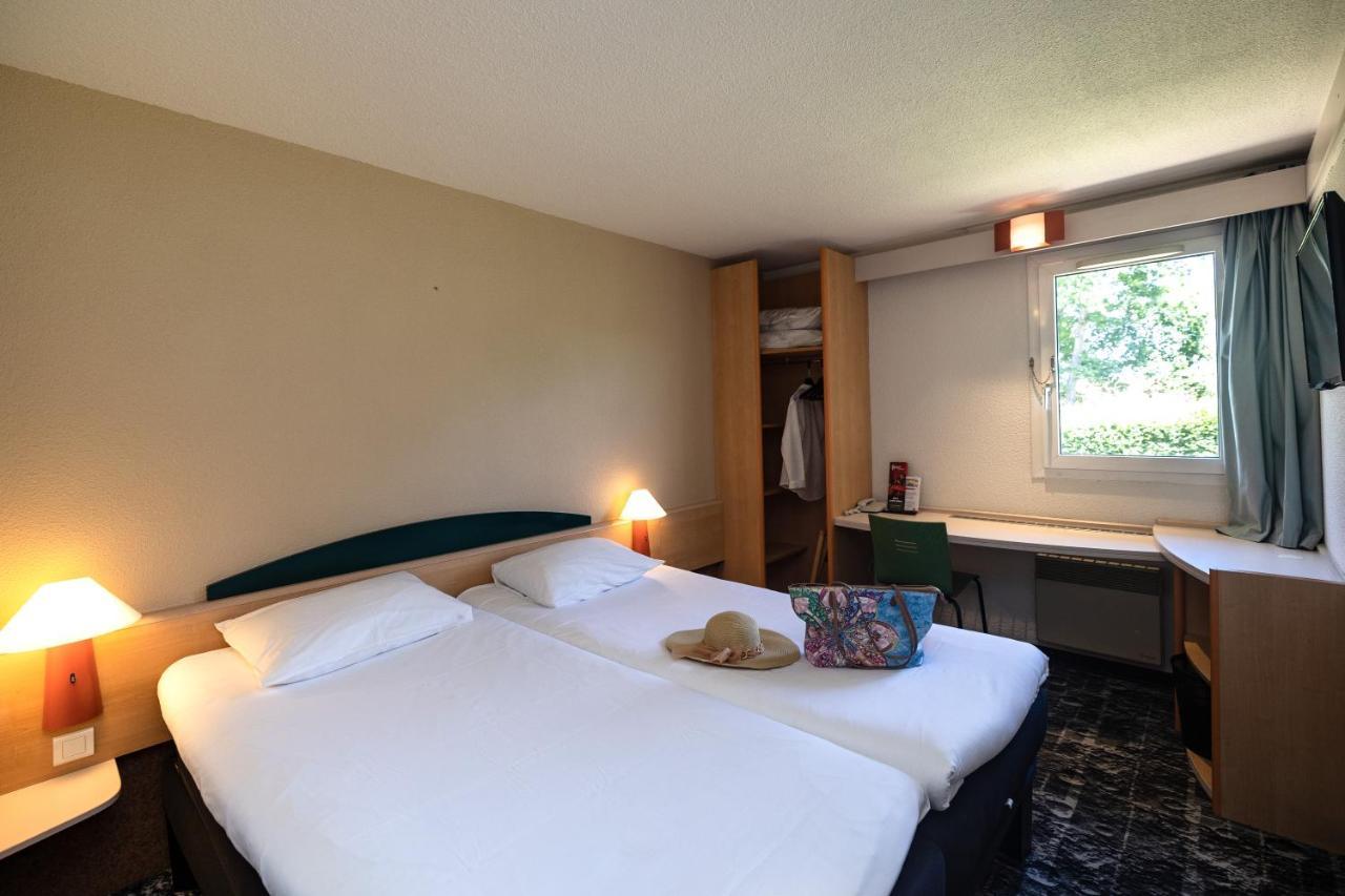 Hotel Ibis Autun Bagian luar foto