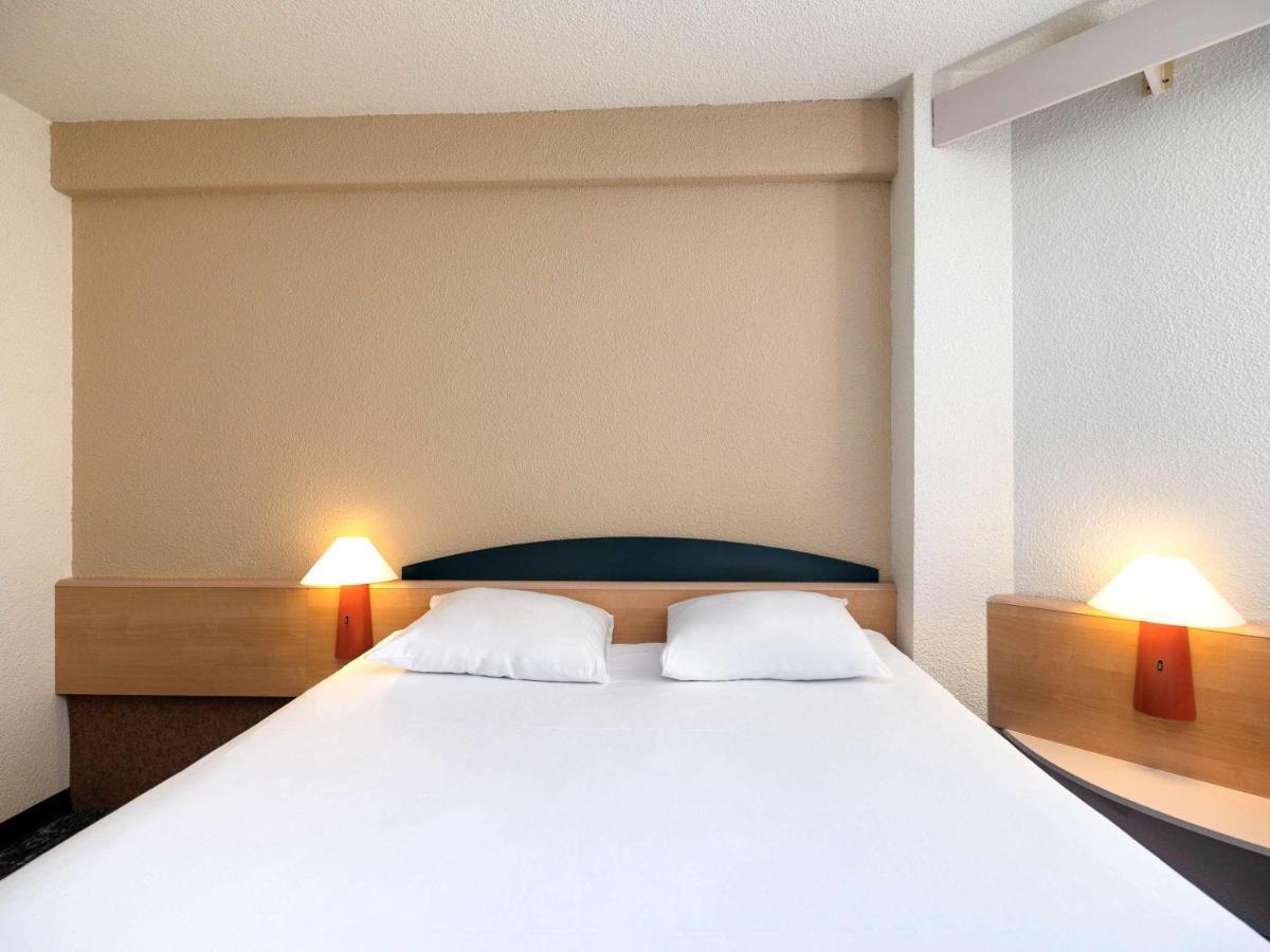 Hotel Ibis Autun Bagian luar foto