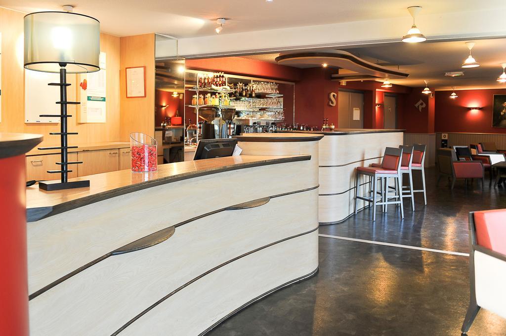 Hotel Ibis Autun Bagian luar foto