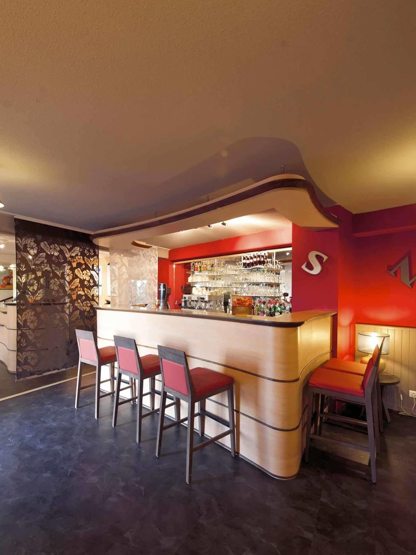 Hotel Ibis Autun Bagian luar foto