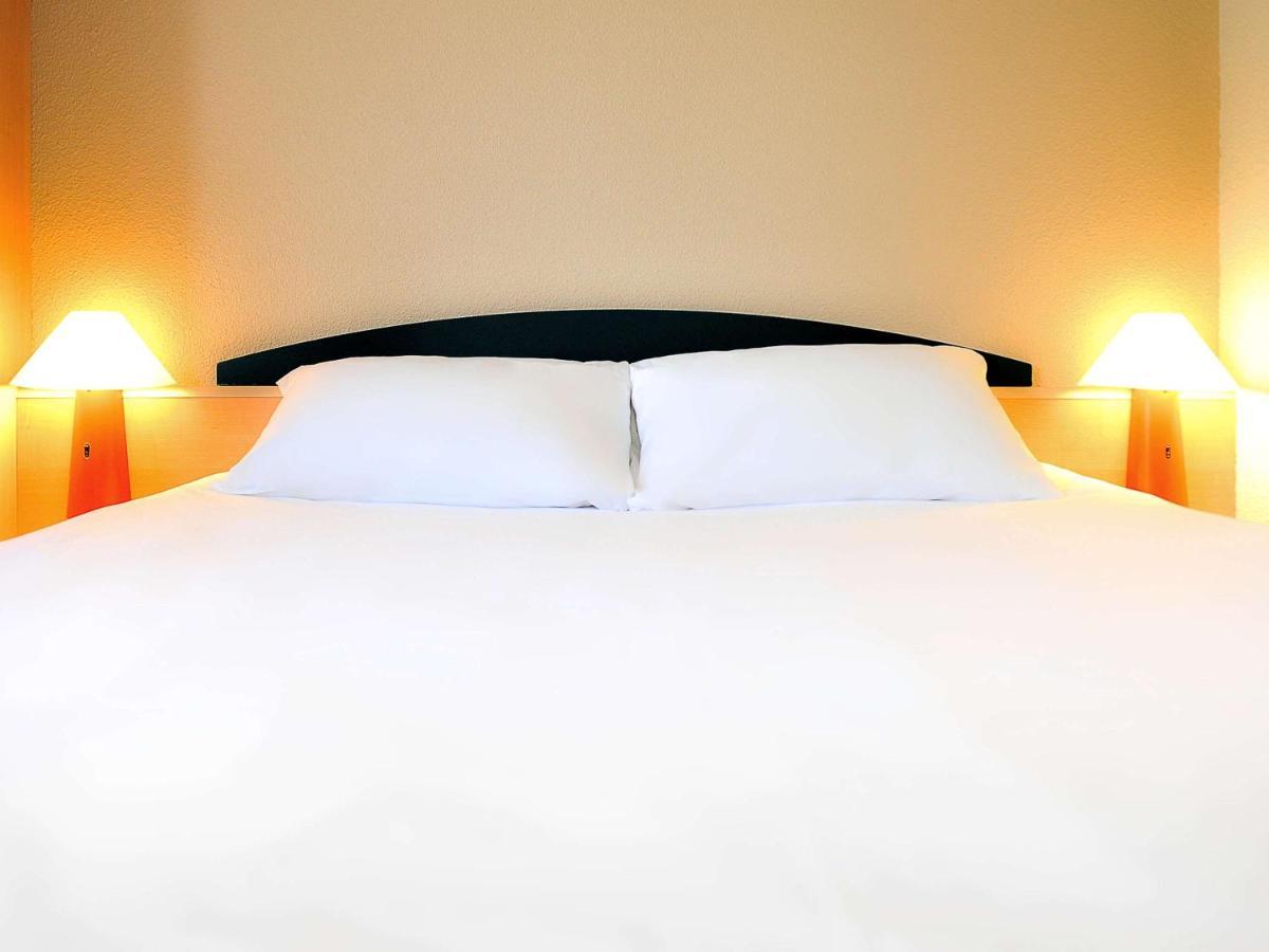 Hotel Ibis Autun Bagian luar foto